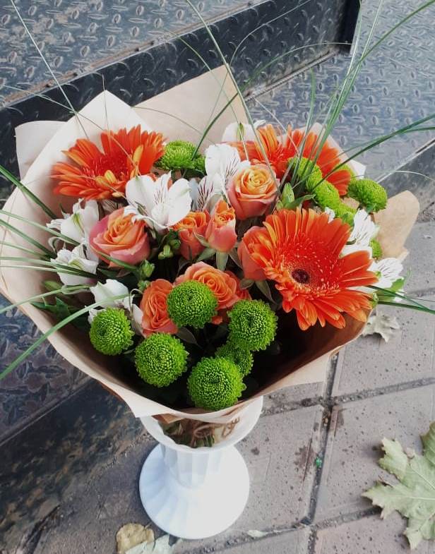 Букет цветов из: Герберы, Хризантемы, Альстромерии и Розы в Новый Уоян