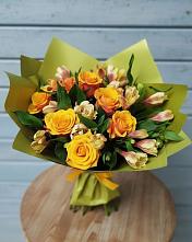 Букет цветов из:  Альстромерии и Розы в Новый Уоян