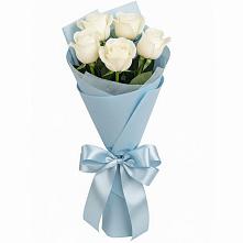 Букет 5 Белых роз Проуд в Новый Уоян