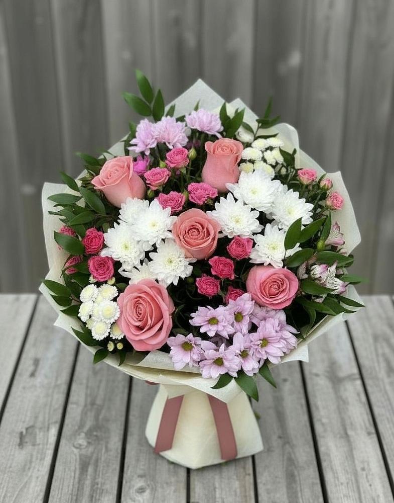 Букет цветов из: Альстромерии, Гвоздики, Розы и Хризантемы в Новый Уоян