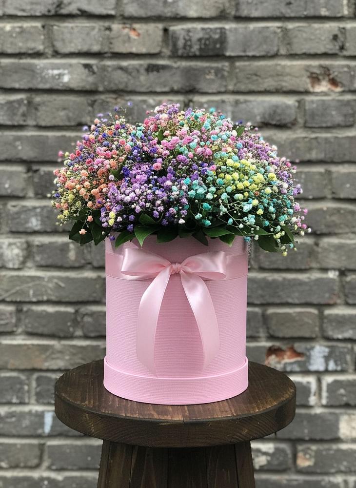 Цветочная композиция из Гипсофила и Розы в шляпной коробке в Новый Уоян