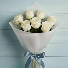 Букет 7 Белых роз Эдлесс Лав в Новый Уоян