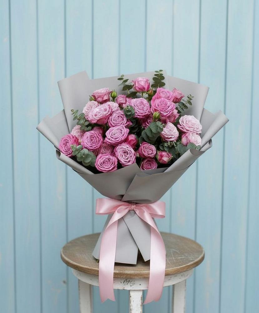 Букет цветов из: Розы в Новый Уоян