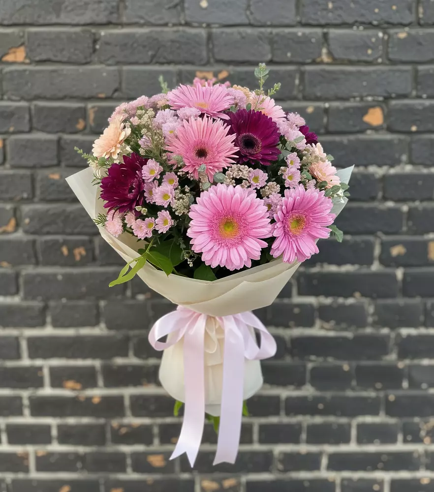 Букет цветов из: Герберы и Хризантемы в Новый Уоян