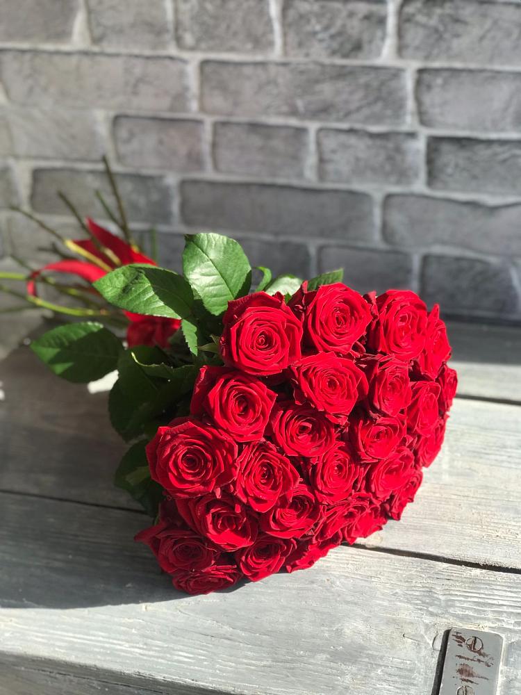 Букет Красные розы Фридом в Новый Уоян