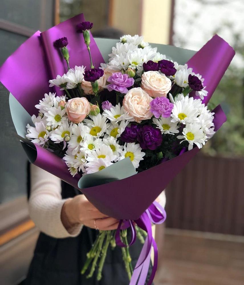 Букет цветов из: Хризантемы, Гвоздики и Розы в Новый Уоян