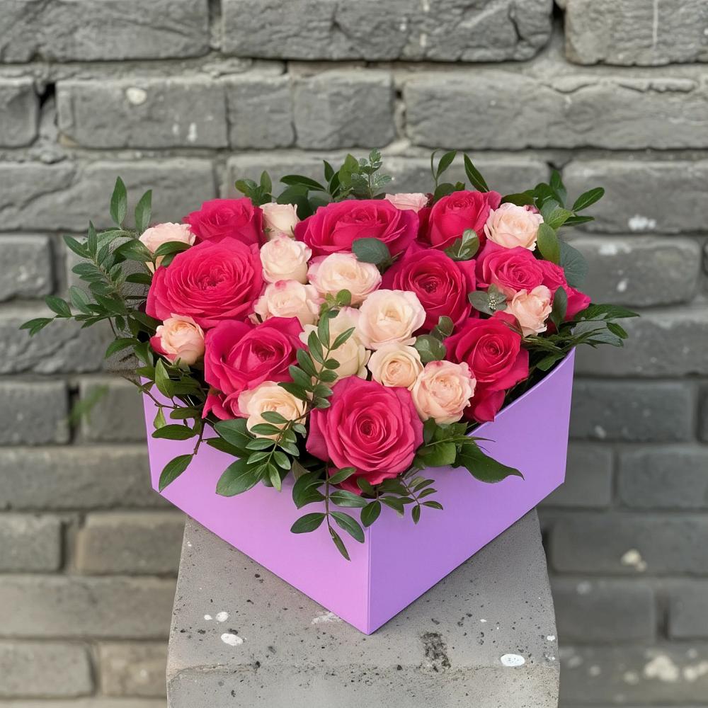 Цветочная композиция из Розы в коробке в Новый Уоян