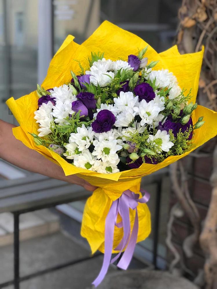 Букет цветов из: Ирисы, Хризантемы и Ромашки в Новый Уоян