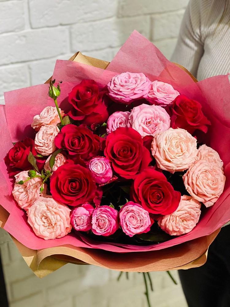 Букет цветов из: Розы в Новый Уоян