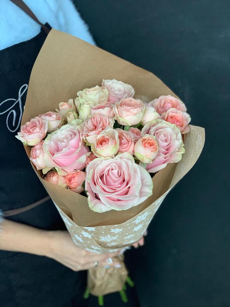 Букет цветов из: Хризантемы и Розы в Новый Уоян