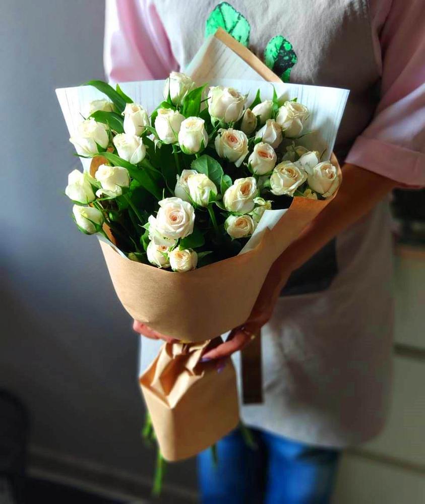 Букет цветов из: Розы в Новый Уоян