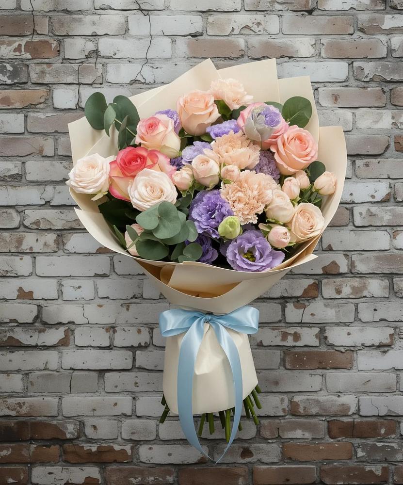 Букет цветов из: Розы, Лизиантусы и Гвоздики в Новый Уоян