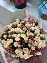 Букет цветов из:  Розы #REPLACE_PRED# Новый Уоян