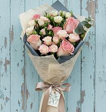 Букет цветов из:  Розы #REPLACE_PRED# Новый Уоян