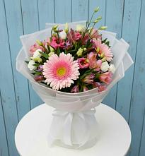 Букет цветов из:  Герберы, Альстромерии и Лизиантусы в Новый Уоян