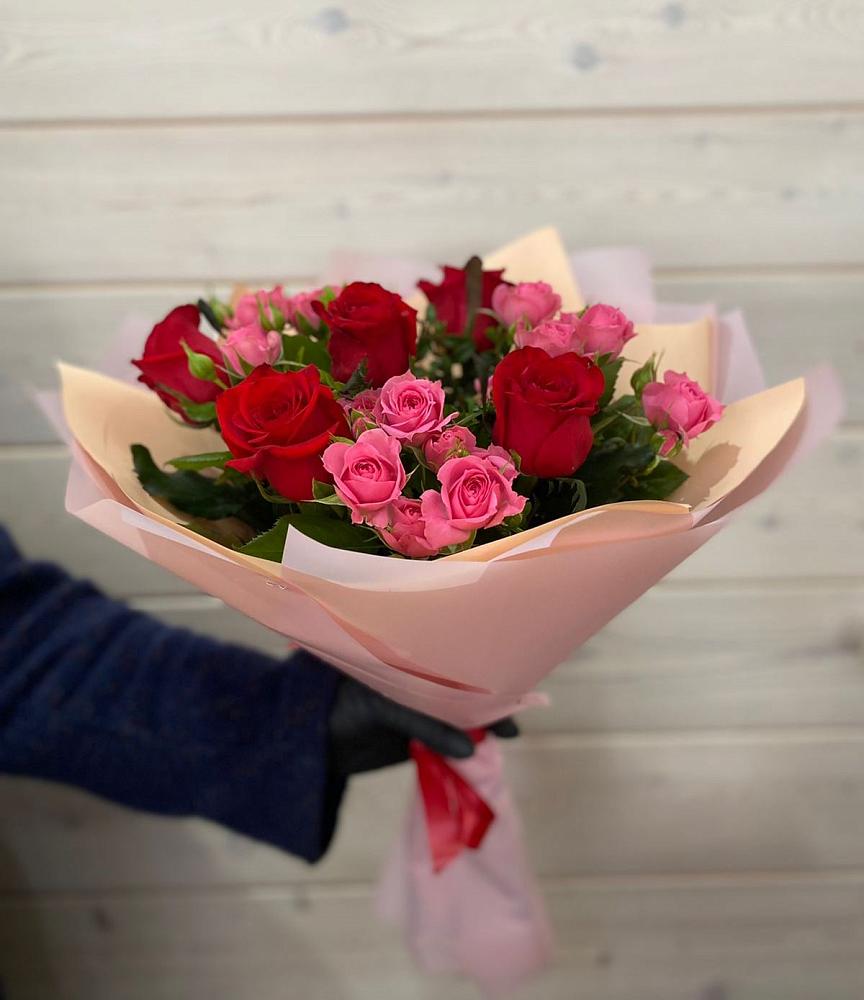 Букет цветов из: Розы в Новый Уоян