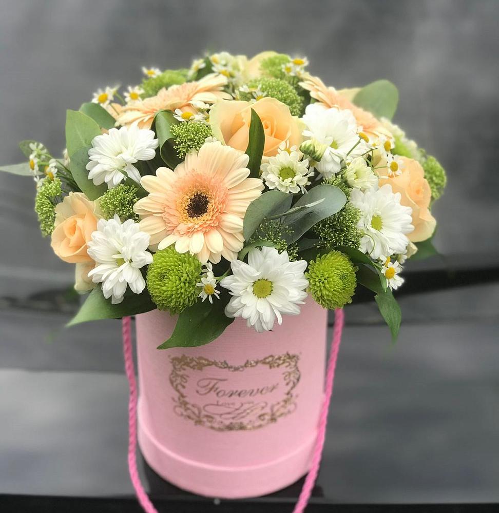 Цветочная композиция из Розы, Герберы и Хризантемы в шляпной коробке в Новый Уоян