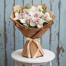 Букет цветов из:  Орхидеи и Розы в Новый Уоян