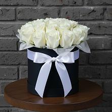 Цветочная композиция из Розы в шляпной коробке в Новый Уоян